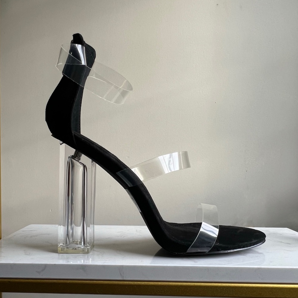 Cape Robbin Maria-7 Lucite Clear Perspex Block Heel Open Peep Toe Sandal Size 8